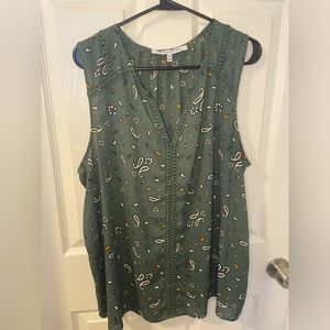 EUC 2X Green Short Sleeve Blouse with Paisley Print